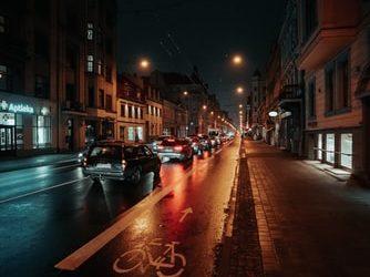 Electric cargo bikes are 60% faster at deliveries than delivery vans. Here’s why