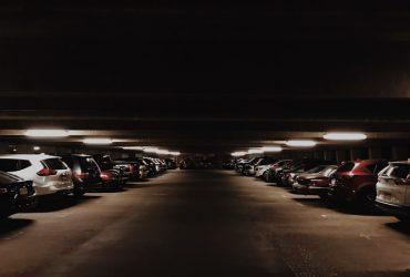 Do low parking costs encourage automobile use?